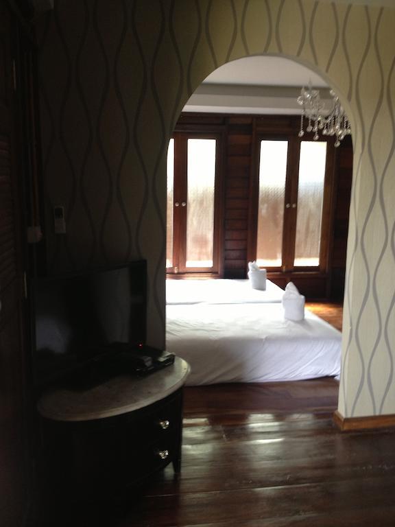 At Casa Guesthouse Amphava Kültér fotó